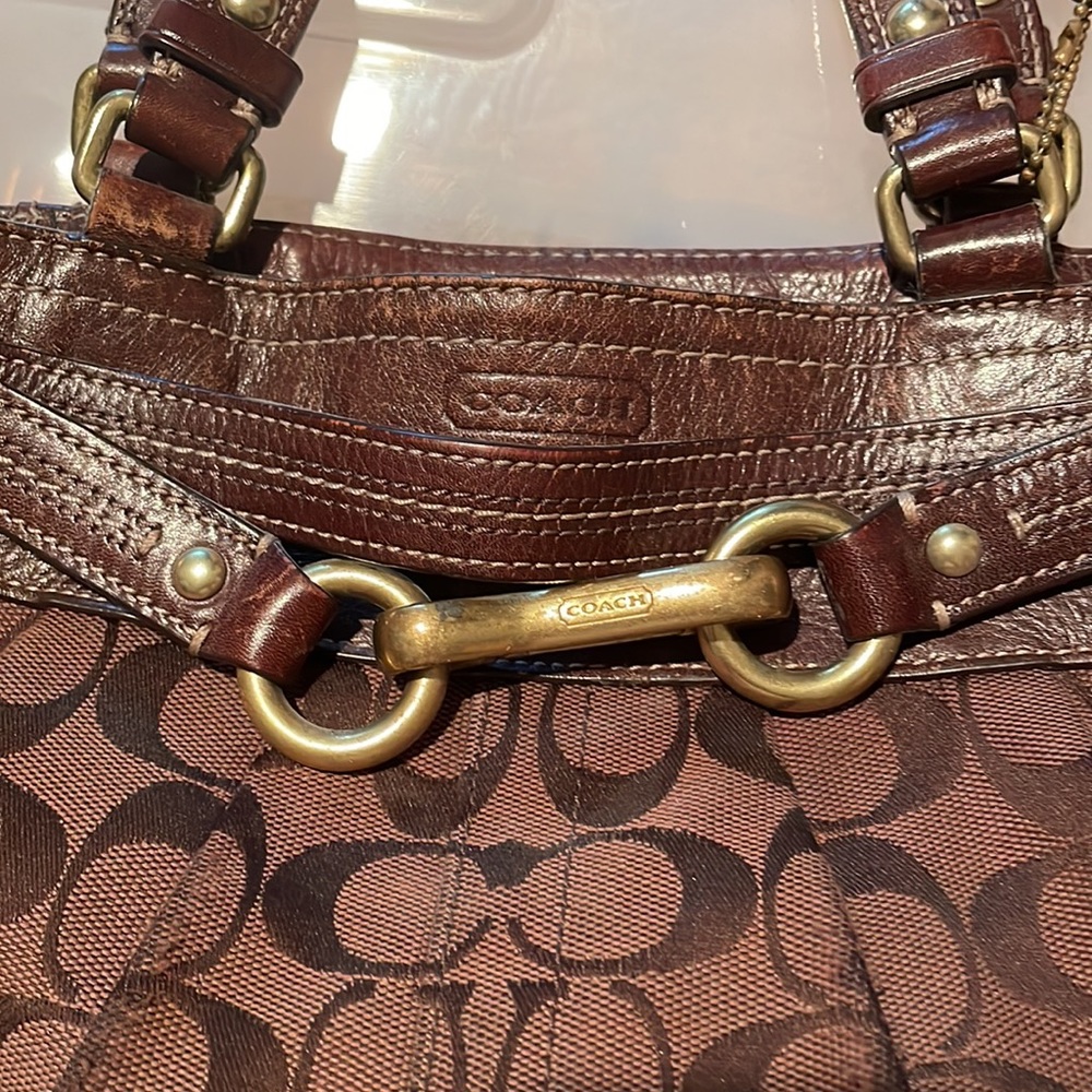 Coach - Picture 3 of 14
